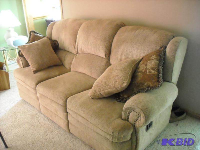 lot 3 image: Couch