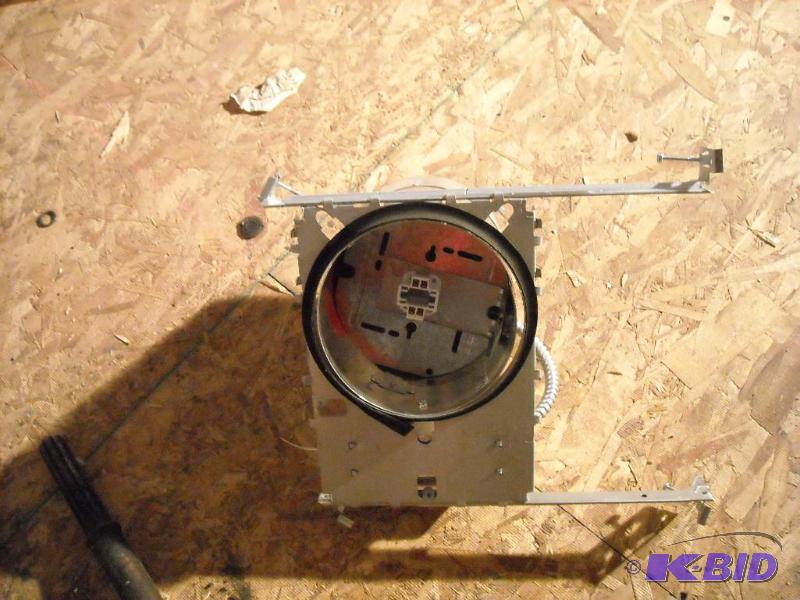 lot 301 image: 11 recessed lights new, never been used