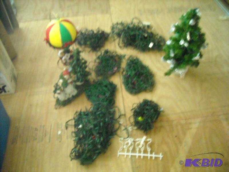lot 318 image: misc xmas stuff