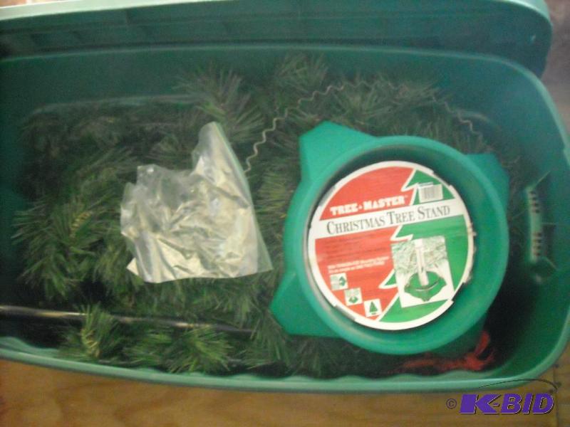 lot 324 image: 6 xmas tree and misc other xmas items