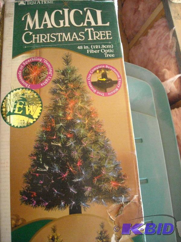 lot 325 image: 48 fiberoptic rotating xmas tree - one piece, changes colors