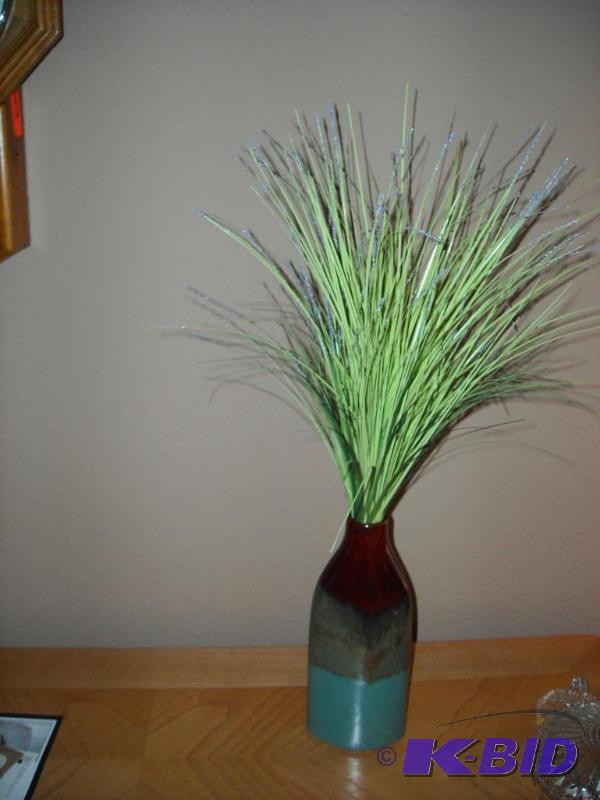 lot 34 image: Vase