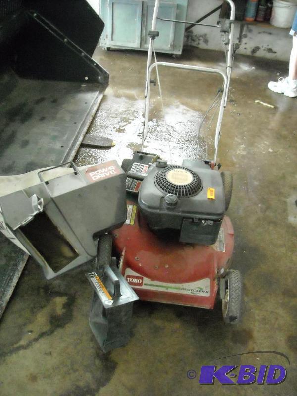 lot 344 image: toro self propelled 450 lawn mower with bag