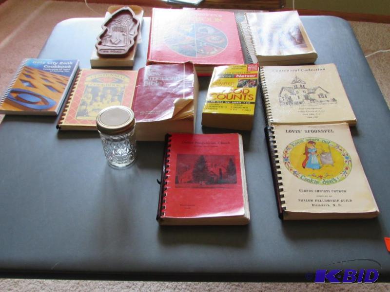 lot 369 image: Cookbooks