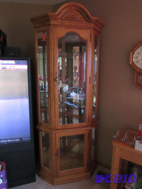 lot 4 image: Hutch