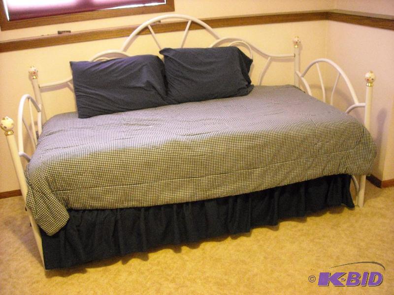lot 75 image: day bed with trundle, 2 flat sheets, 2 fitted...