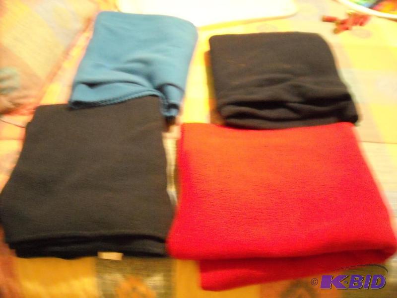 lot 78 image: 4 fleece blankets 4 X 5...