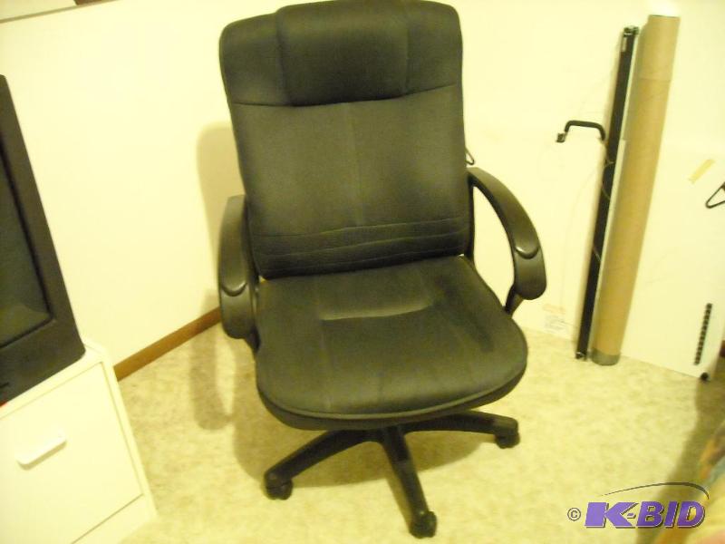 lot 81 image: adjustable cloth office chair...