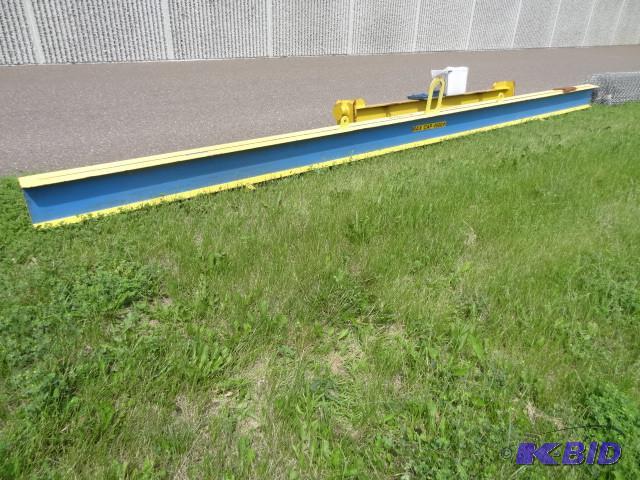 Spreader bar. 242&quot...