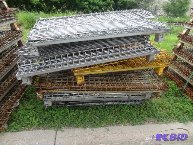 7 fold up metal crates. Stackable. Various si...