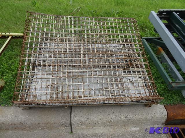 Fold up metal crate. 52 x 40 x 48...