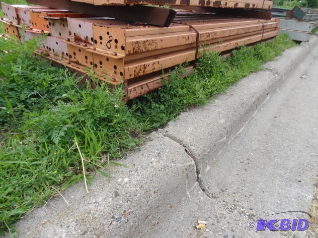 84 x 6 pallet rack beams. Qty 18....