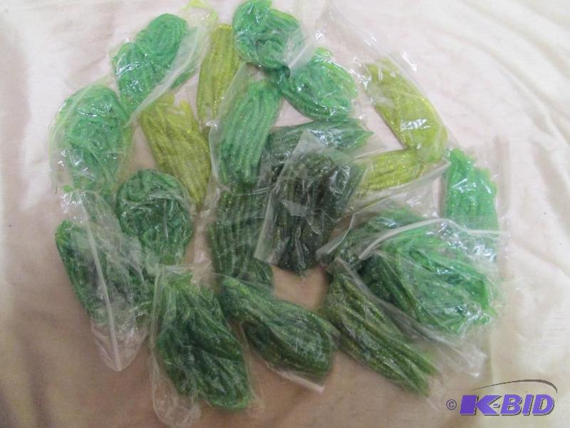 lot 118 image: Lot of 20 bags of 4 jig worms. Green glitter ...