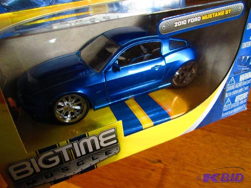 lot 13 image: Big Time Muscle 132 scale die cast metal 201...