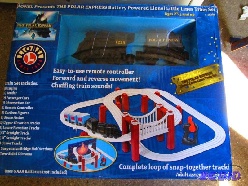 lot 33 image: Lionel The Polar Express battery powered toy ...