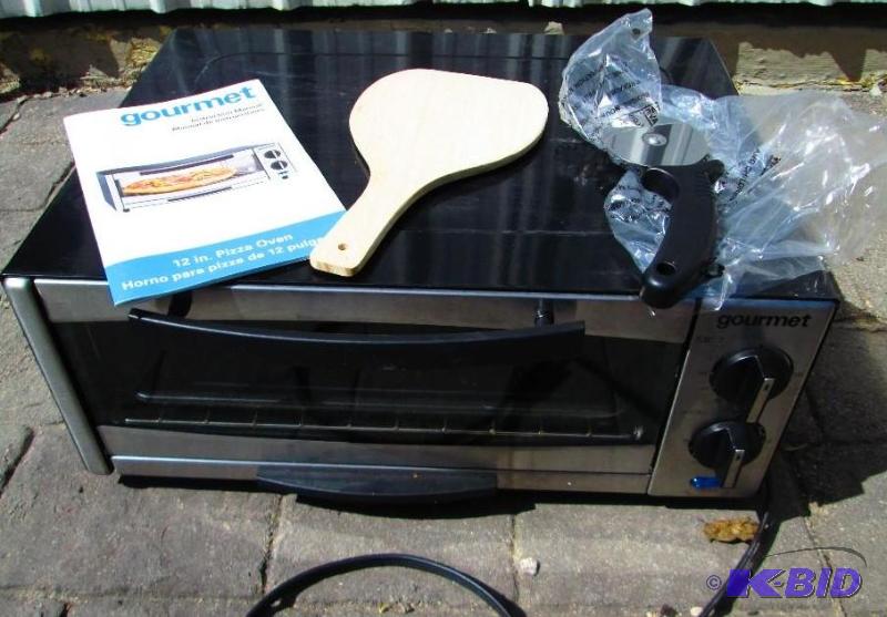 lot 45 image: Gourmet toaster or pizza oven, new...