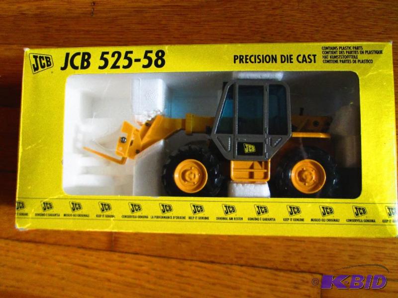 lot 5 image: JCB 525-58 Precision die cast tractor with li...