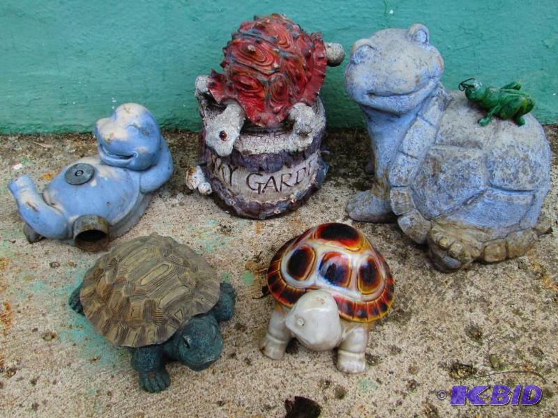 lot 52 image: Lot of turtle garden ornaments...
