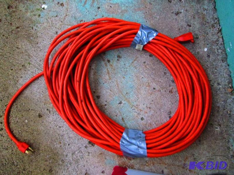 lot 80 image: 100 foot extension cord...
