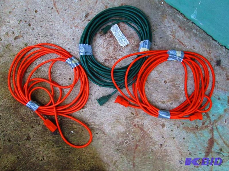 lot 81 image: 3 25 foot extension cords...