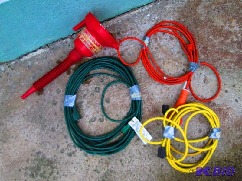 lot 82 image: 40 foot 2x15 foot extension cords and a flex ...