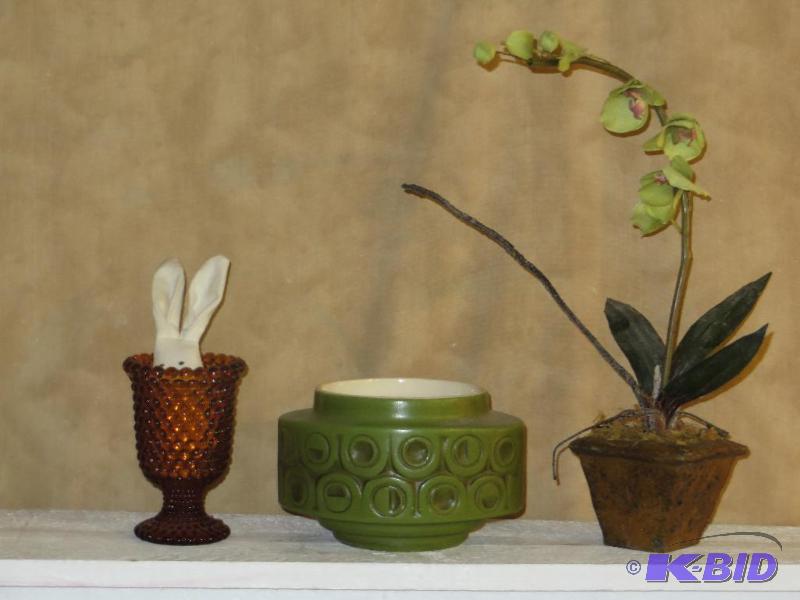 lot 106 image: Amber Hobnail Votive Holder (with bunny) - McCoy Planter Vase - Pretty Floral