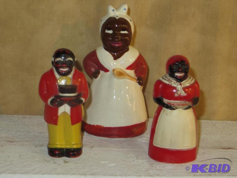 lot 118 image: 1 Small set of Salt & Pepper and 1 Large Salt (made in Japan)