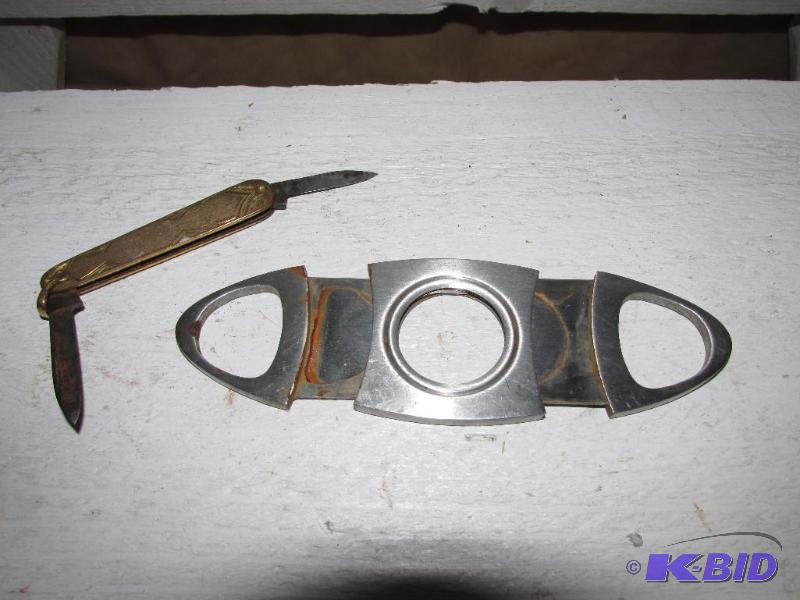 lot 134 image: Two Blade Pocket Knife and a Cigar Cutter