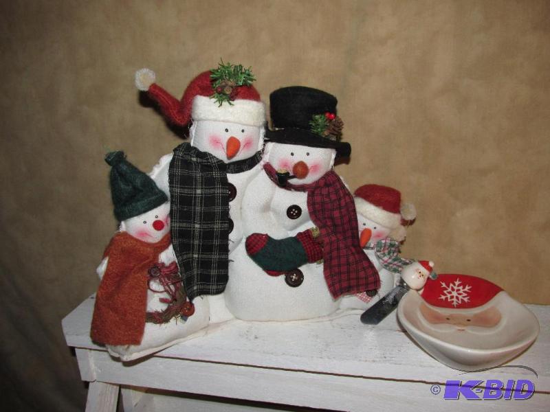 lot 156 image: Stuff Snowman Family and a Santa Dish with Small Knife