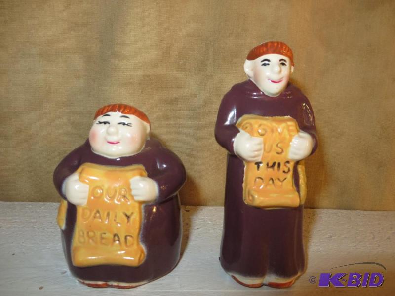 lot 18 image: 2 MONKS --- SALT & PEPPERS