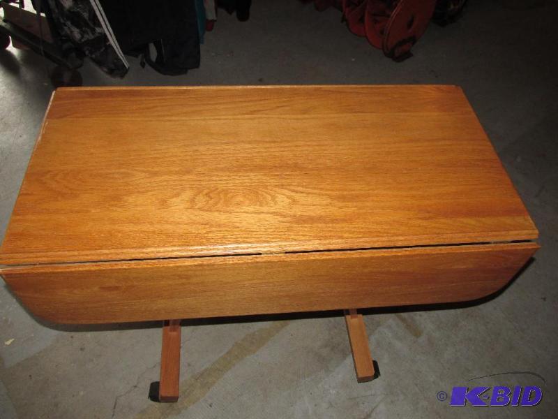 lot 186 image: Raise it up for DINING or lower it for a COFFEE TABLE
