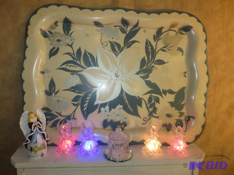 lot 21 image: Large Tray, 5 Colorful Angels, Glass Crocheted Merry-Go-Round