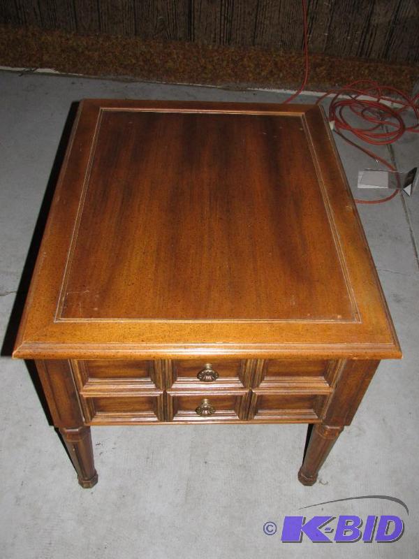 lot 211 image: VERY NICE BASSETT END TABLE