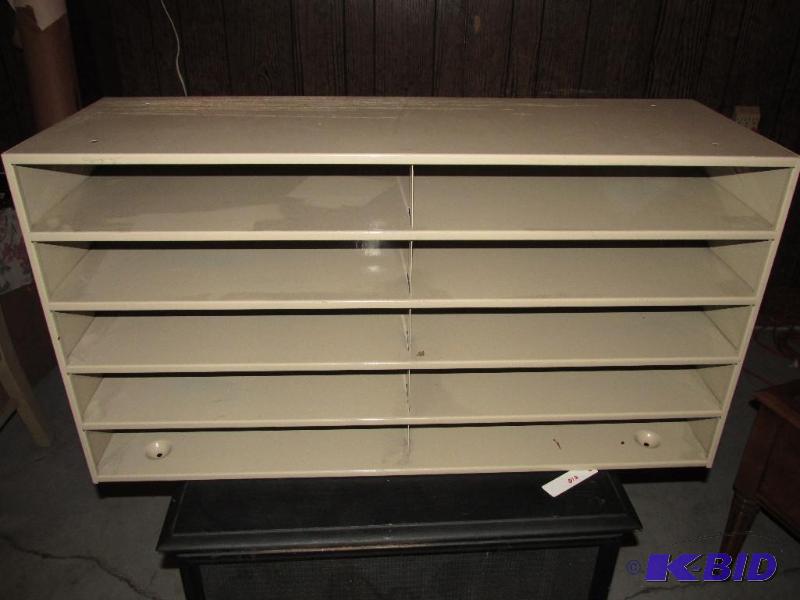 lot 213 image: PUT IT IN THERE ORGANIZE IT