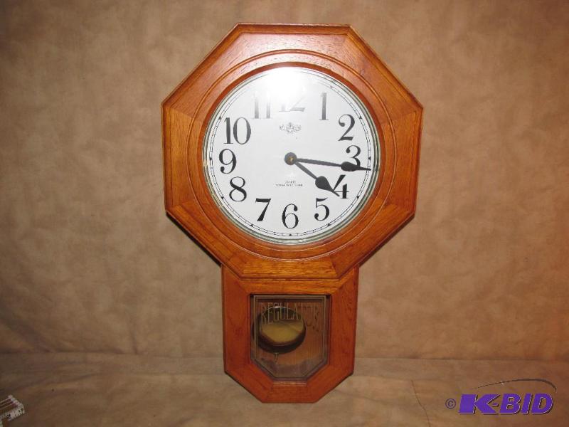 lot 231 image: Nice Regulator Clock