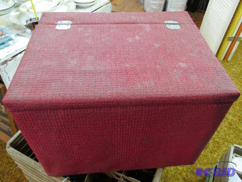 lot 244 image: Small RED Storage Cube