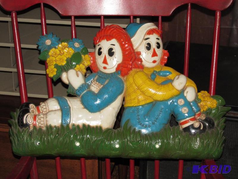 lot 254 image: Vintage Raggedy Dolls (Look like Raggedy Ann and Andy)
