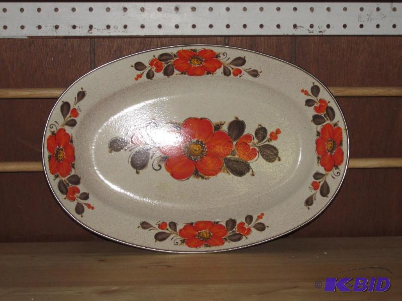 lot 259 image: Nice VINTAGE Platter
