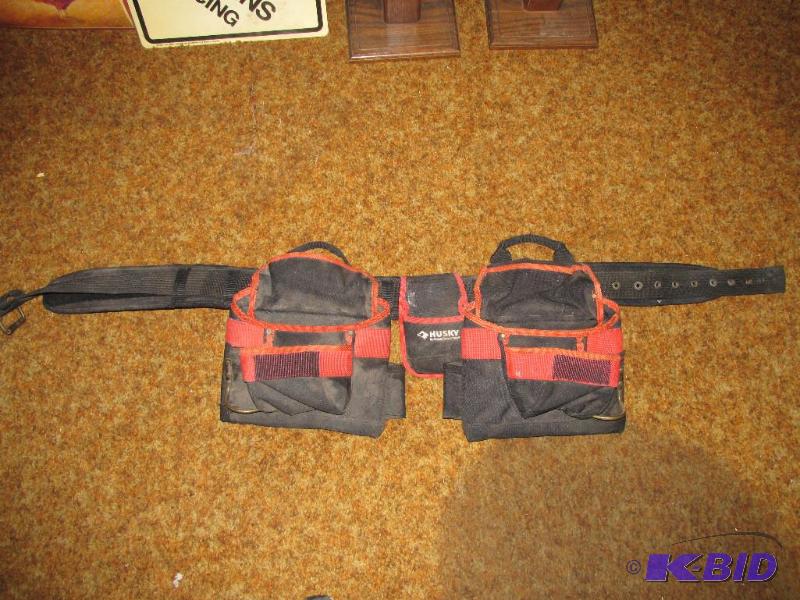 lot 265 image: Tool Belt - has all kinds of places to put stuff