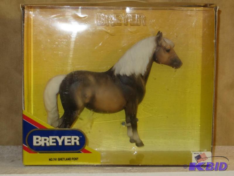 lot 46 image: Breyer Shetland Pony