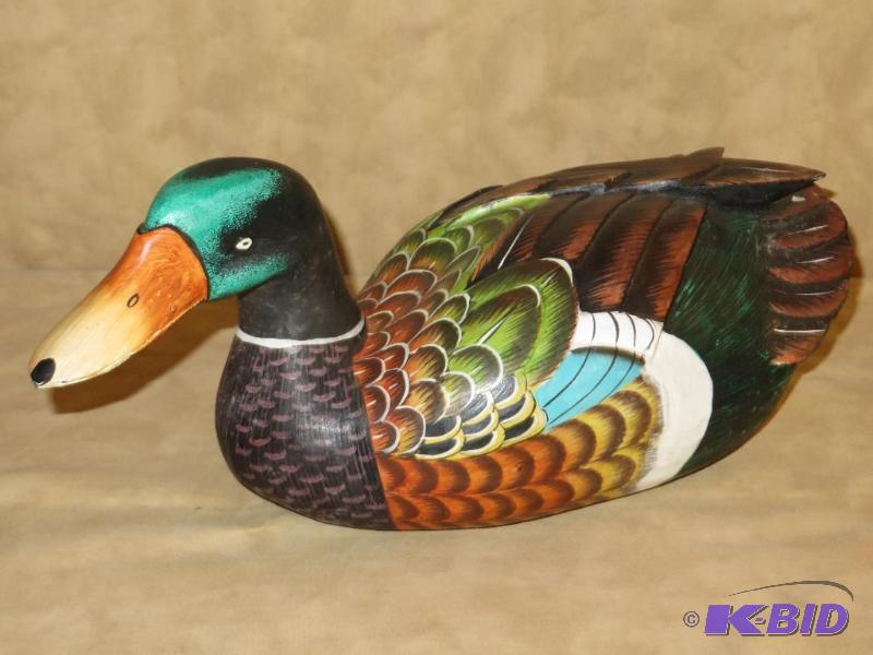 lot 5 image: Decoy () VINTAGE PAINTED DUCK