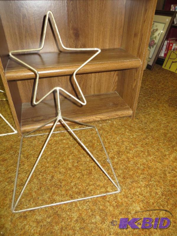 lot 73 image: Metal Rod Star.