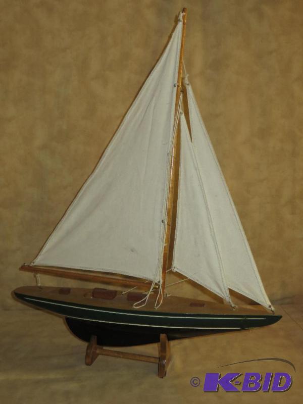 lot 8 image: Very Nice 2 tall SAIL BOAT