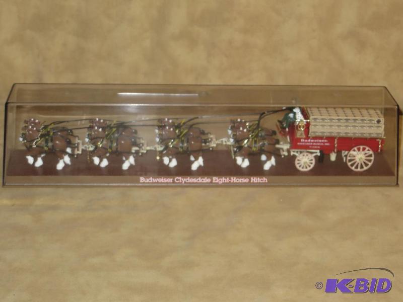 lot 9 image: BUDWEISER CLYDESDALE 8-HORSE HITCH