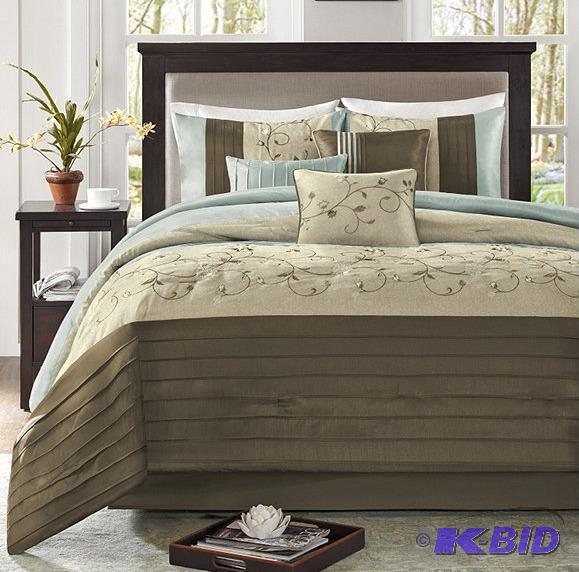 lot 25 image: Madison Park 7pc Queen Set