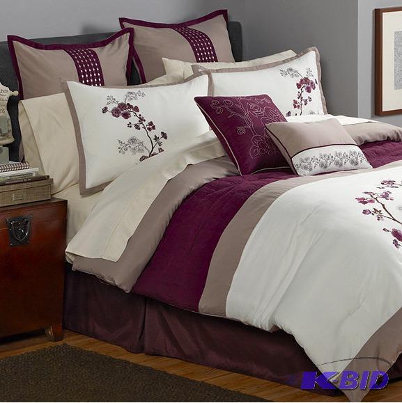 lot 26 image: McLeland Design 8pc Comforter Set