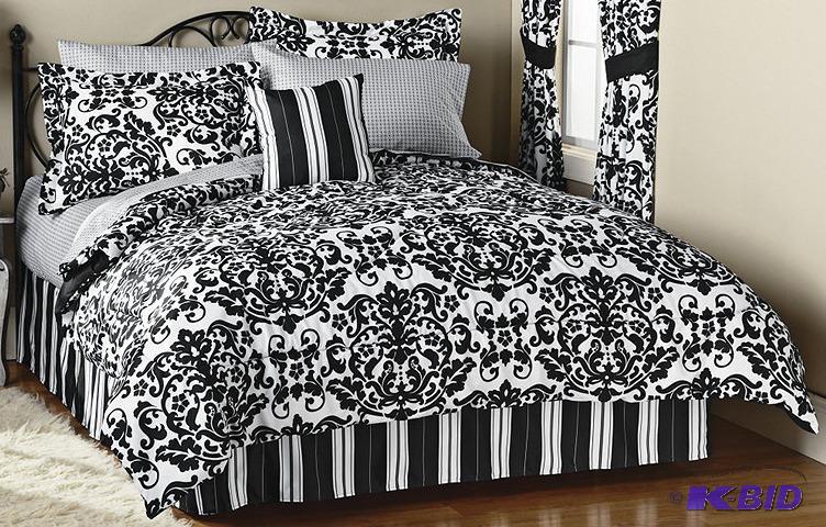 lot 30 image: Queen Comforter & Sheet Set