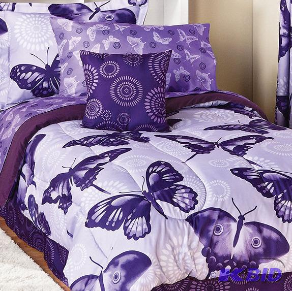 lot 50 image: Flutter Full Comforter & Sheet Set