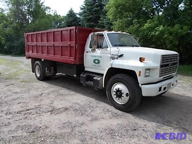 lot 1 image: Year 1991 Make Ford Model F800 Vehicle Typ...