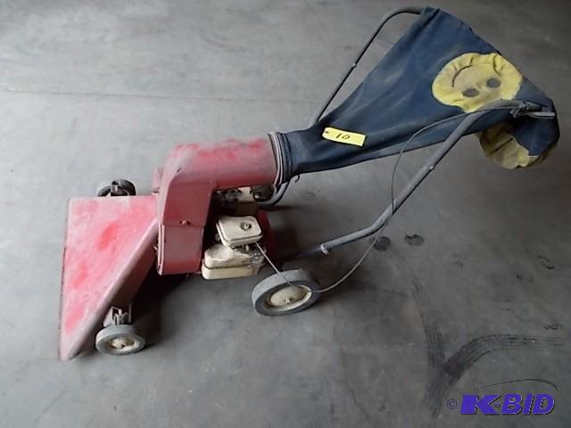 lot 10 image: Leaf Vacuum, Worked When Last Used...